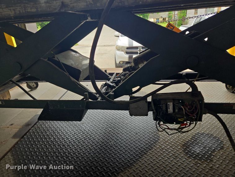 image for item EM7488 Hydraulic lift table