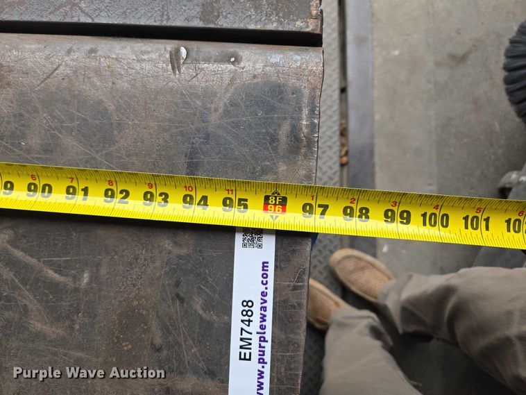 image for item EM7488 Hydraulic lift table