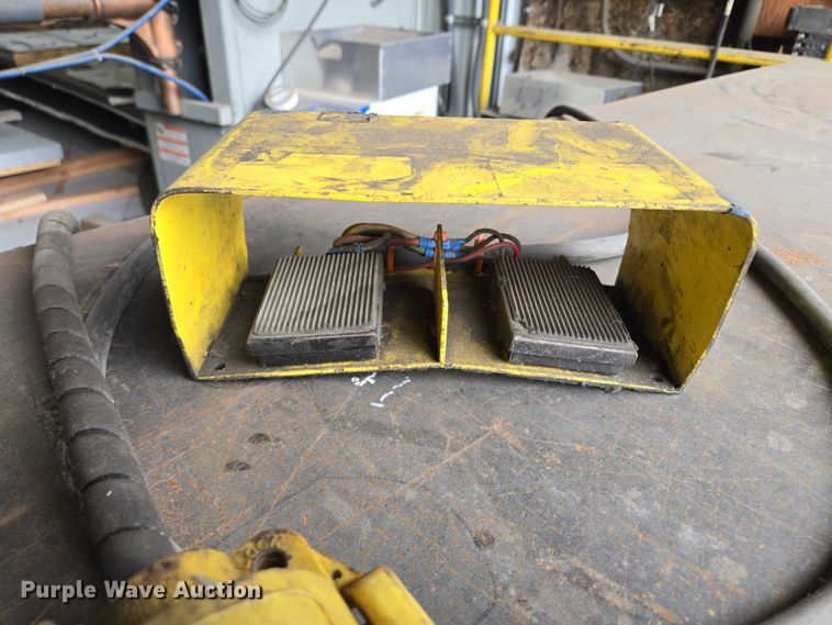 image for item EM7488 Hydraulic lift table