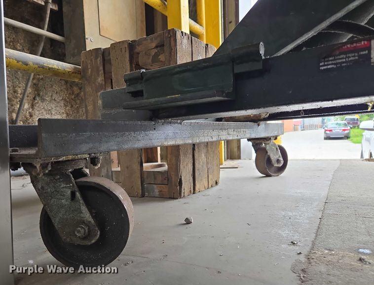 image for item EM7488 Hydraulic lift table