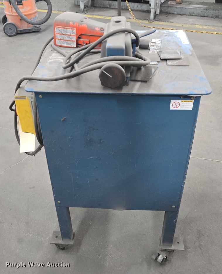 image for item EM7490 LockFormer bender