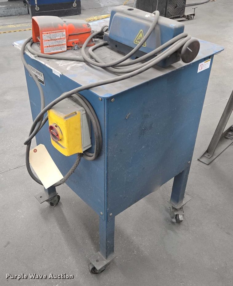 image for item EM7490 LockFormer bender