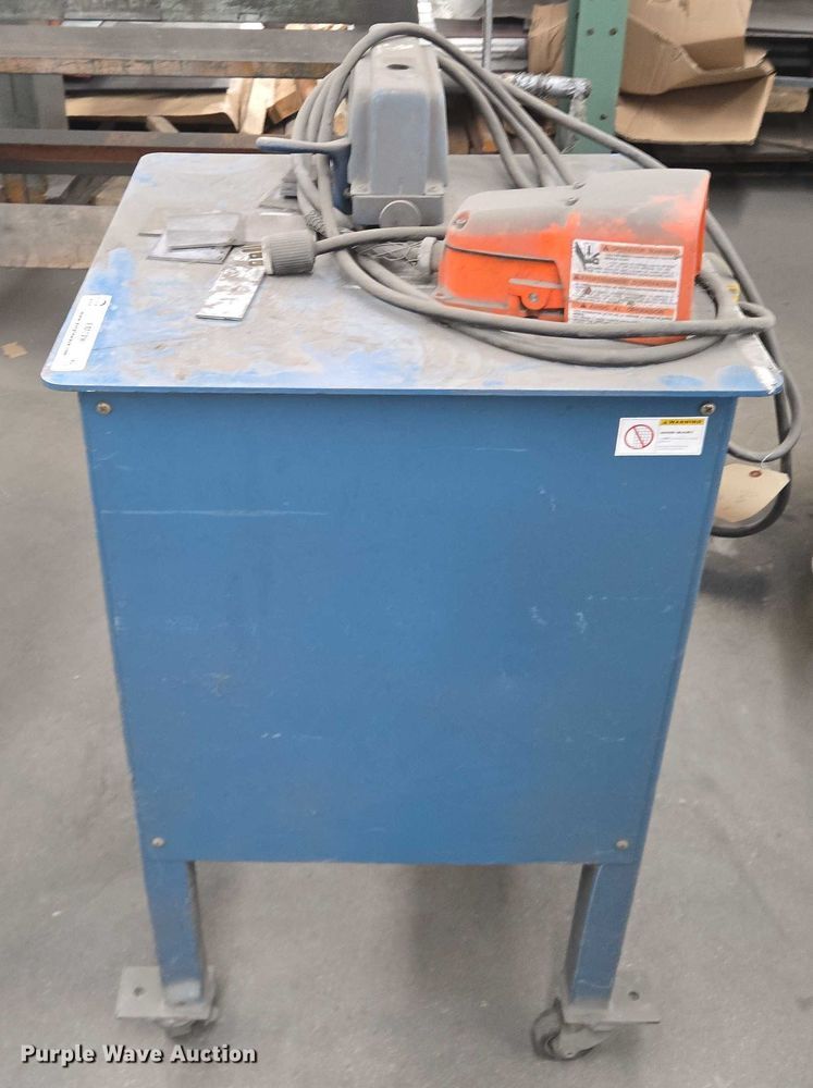 image for item EM7490 LockFormer bender