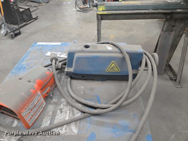 image for item EM7490 LockFormer bender