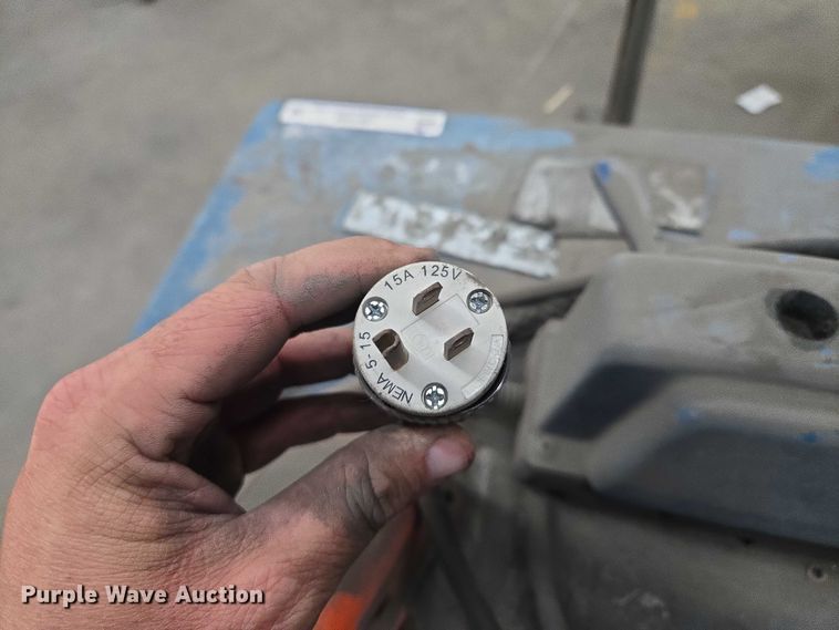 image for item EM7490 LockFormer bender