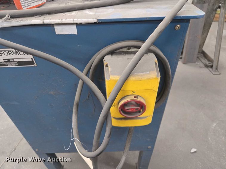 image for item EM7490 LockFormer bender