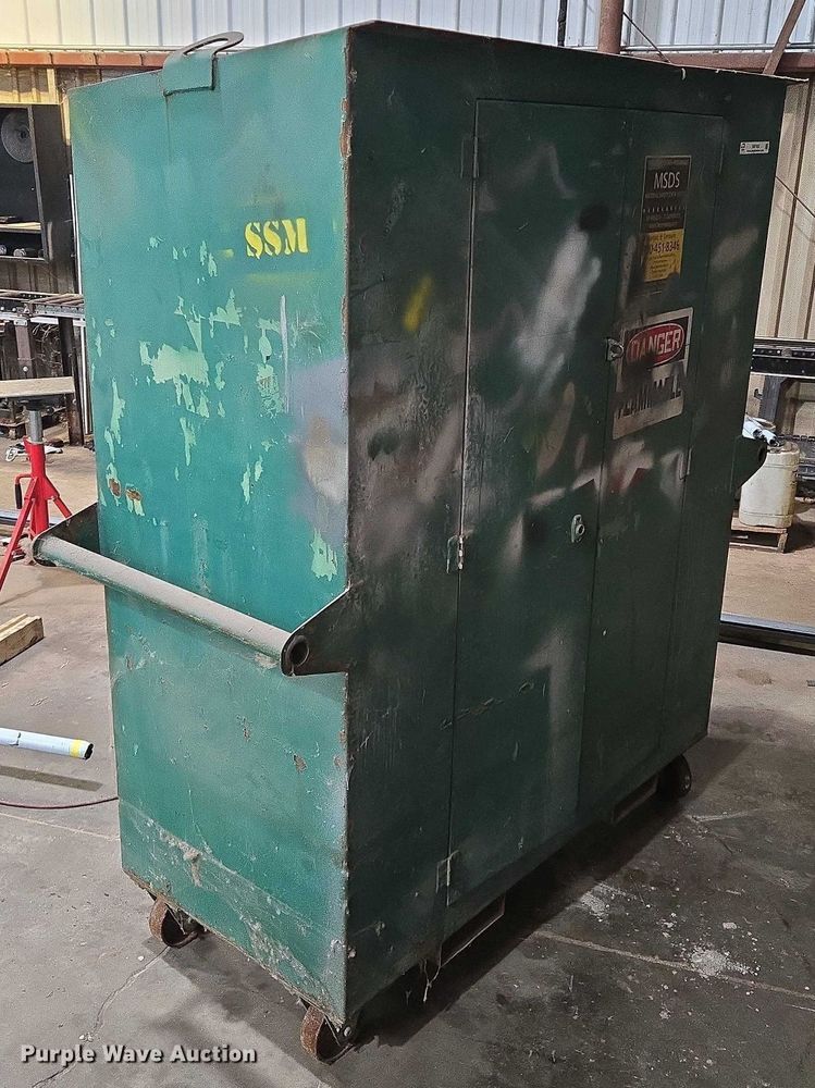 image for item EM7492 Cabinet