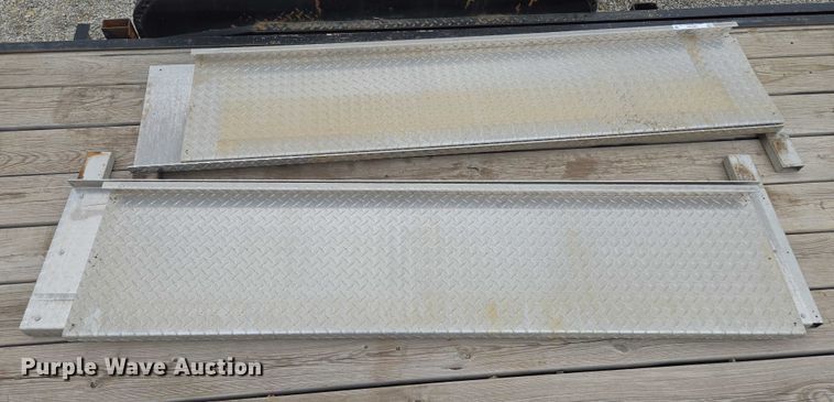 image for item EM7495 Trailer side panels