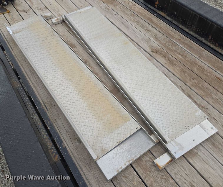 image for item EM7495 Trailer side panels