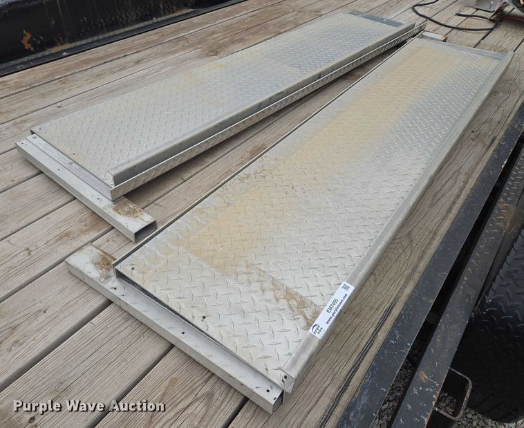 image for item EM7495 Trailer side panels