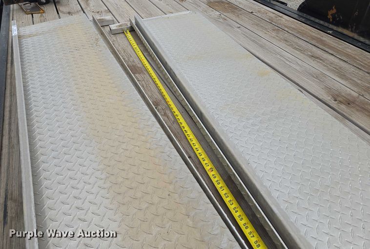 image for item EM7495 Trailer side panels