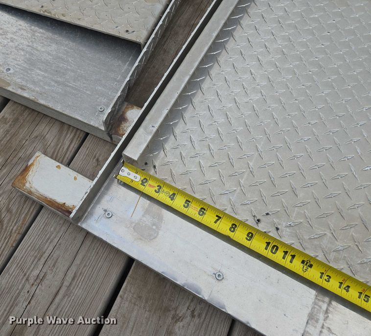 image for item EM7495 Trailer side panels