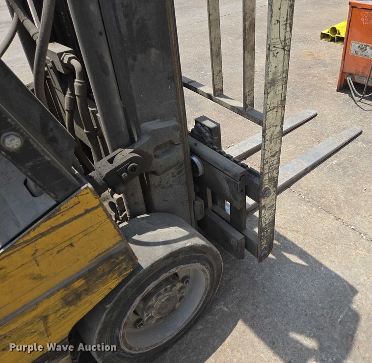 image for item EN3806 Yale ERC050ZAN48SE083 forklift