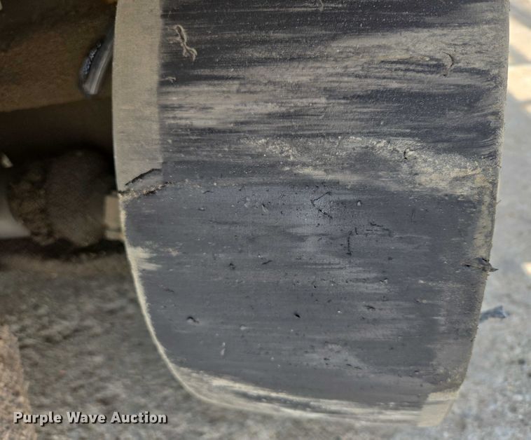 image for item EN3806 Yale ERC050ZAN48SE083 forklift