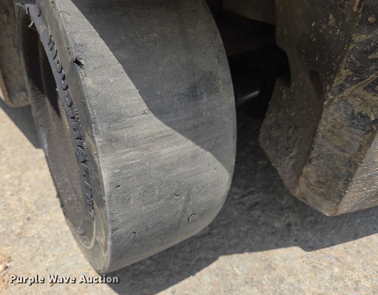 image for item EN3806 Yale ERC050ZAN48SE083 forklift