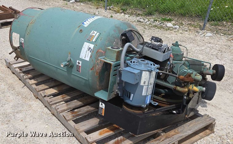 image for item EN3808 Champion VR10-12 air compressor