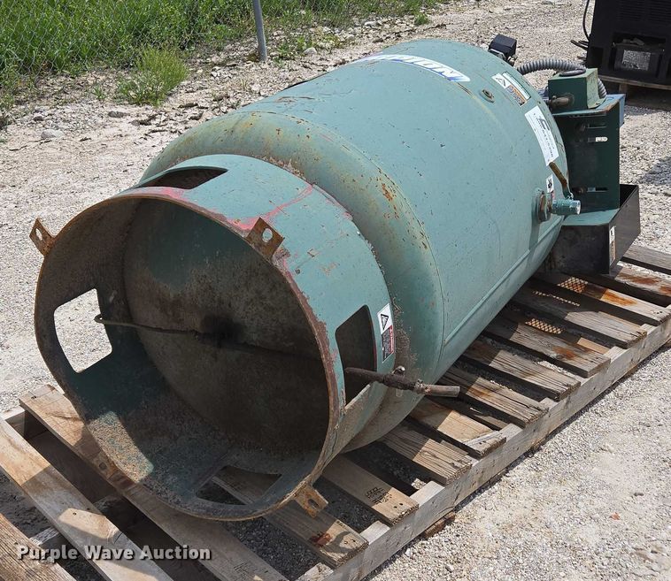 image for item EN3808 Champion VR10-12 air compressor