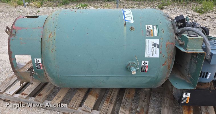 image for item EN3808 Champion VR10-12 air compressor