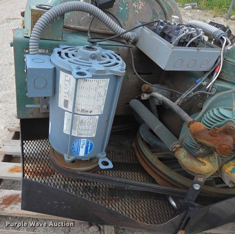 image for item EN3808 Champion VR10-12 air compressor