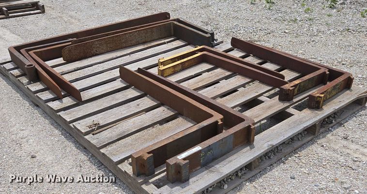 image for item EN3809 (6) sets of forklift forks