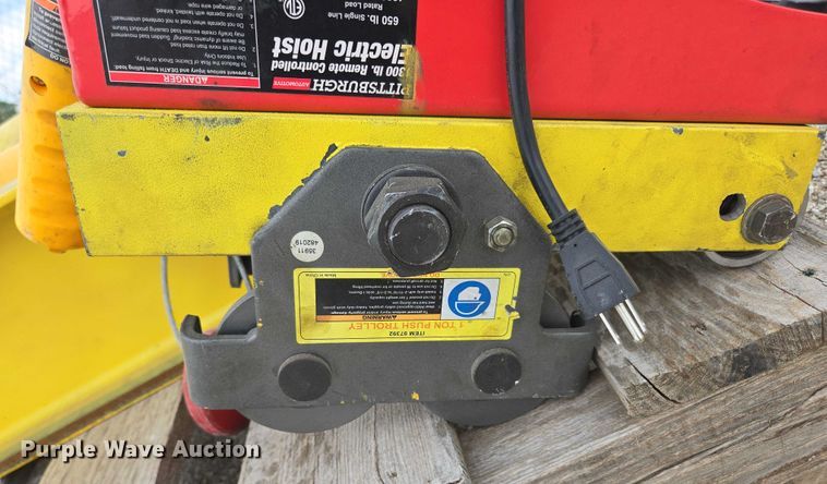 image for item EN3810 (2) handling systems international hoist