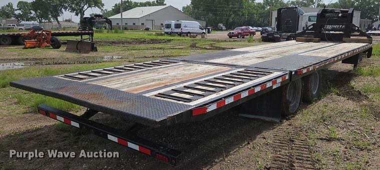 image for item EN8037 2017 Midsota FB32GN tilt deck equipment trailer