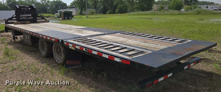 image for item EN8037 2017 Midsota FB32GN tilt deck equipment trailer