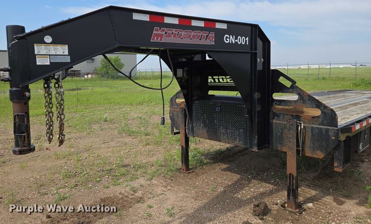 image for item EN8037 2017 Midsota FB32GN tilt deck equipment trailer