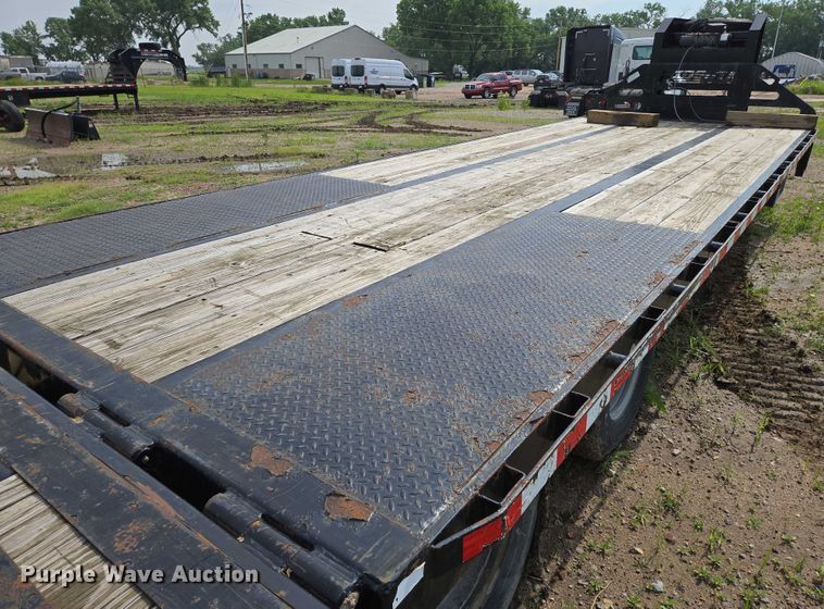 image for item EN8037 2017 Midsota FB32GN tilt deck equipment trailer