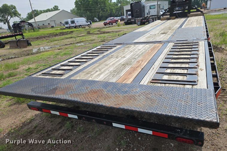 image for item EN8037 2017 Midsota FB32GN tilt deck equipment trailer
