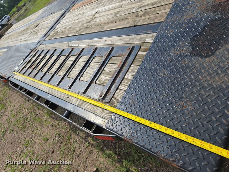 image for item EN8037 2017 Midsota FB32GN tilt deck equipment trailer