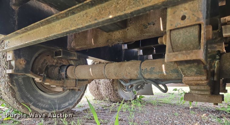 image for item EN8037 2017 Midsota FB32GN tilt deck equipment trailer