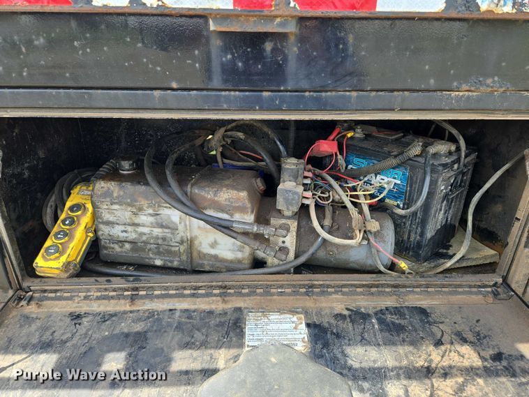 image for item EN8037 2017 Midsota FB32GN tilt deck equipment trailer