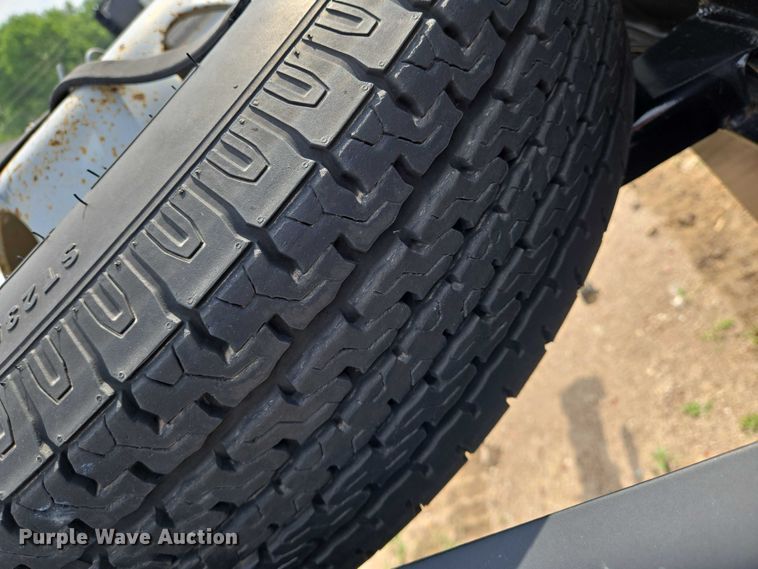 image for item EN8037 2017 Midsota FB32GN tilt deck equipment trailer