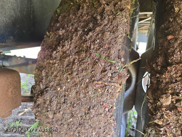 image for item EN8037 2017 Midsota FB32GN tilt deck equipment trailer