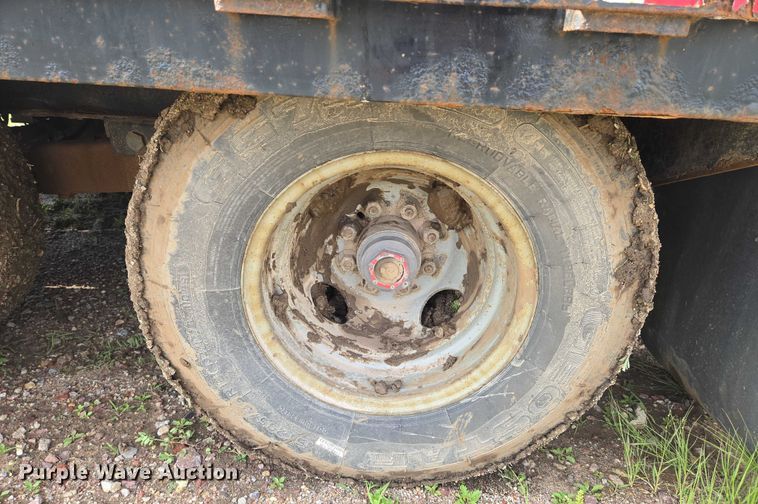 image for item EN8037 2017 Midsota FB32GN tilt deck equipment trailer