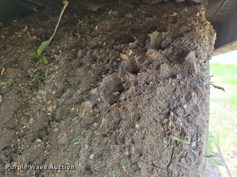 image for item EN8037 2017 Midsota FB32GN tilt deck equipment trailer