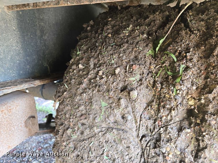 image for item EN8037 2017 Midsota FB32GN tilt deck equipment trailer