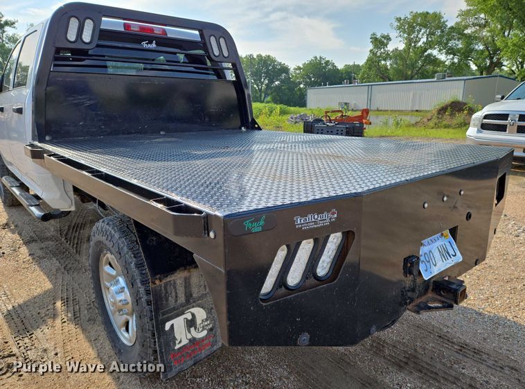 image for item EN8040 2018 Dodge Ram 2500 Crew Cab flatbed pickup truck