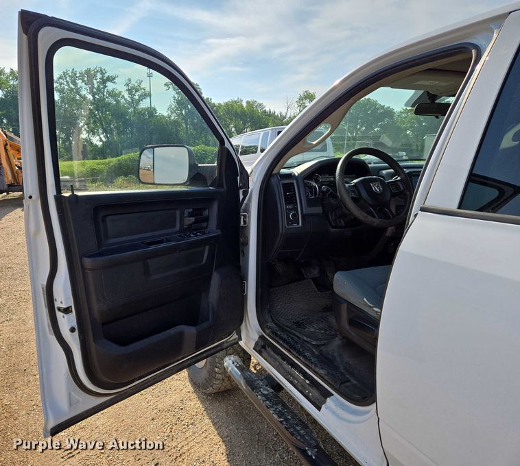 image for item EN8040 2018 Dodge Ram 2500 Crew Cab flatbed pickup truck