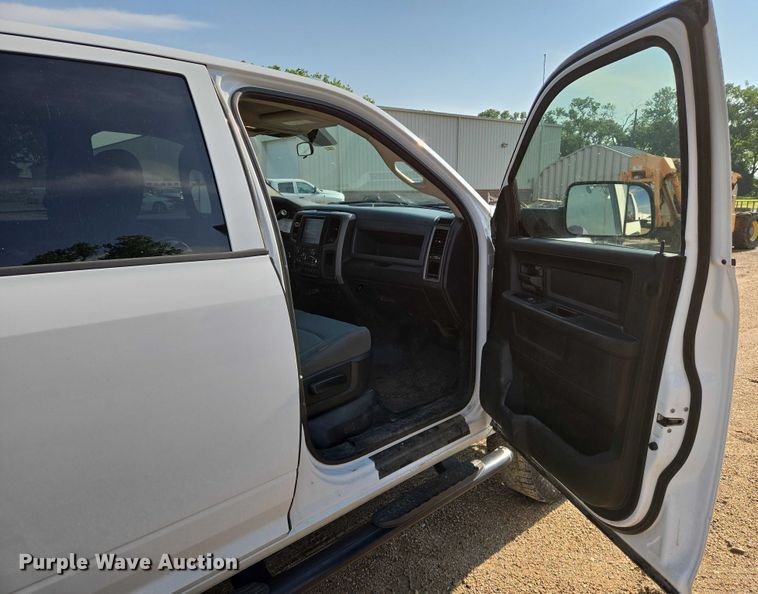 image for item EN8040 2018 Dodge Ram 2500 Crew Cab flatbed pickup truck