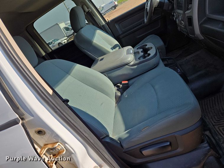 image for item EN8040 2018 Dodge Ram 2500 Crew Cab flatbed pickup truck