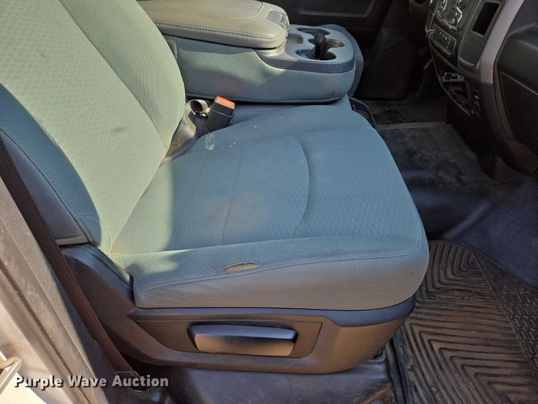 image for item EN8040 2018 Dodge Ram 2500 Crew Cab flatbed pickup truck