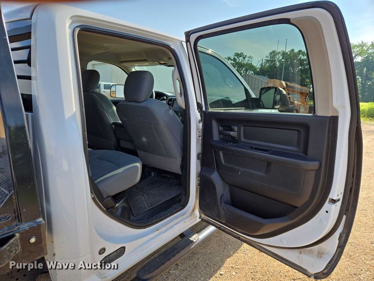 image for item EN8040 2018 Dodge Ram 2500 Crew Cab flatbed pickup truck