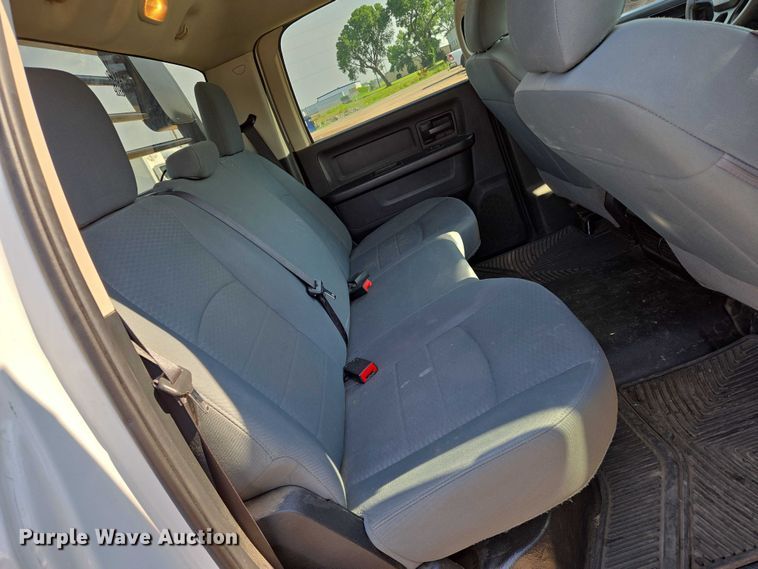 image for item EN8040 2018 Dodge Ram 2500 Crew Cab flatbed pickup truck