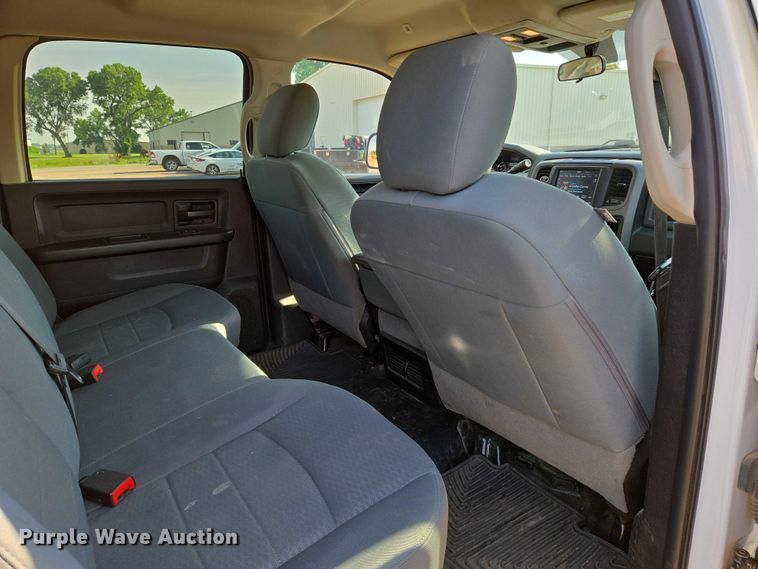 image for item EN8040 2018 Dodge Ram 2500 Crew Cab flatbed pickup truck