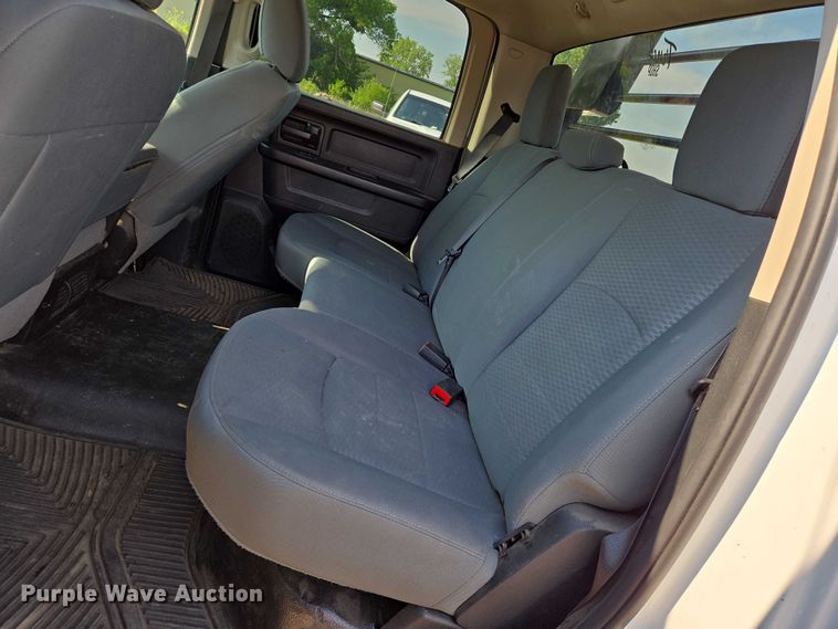 image for item EN8040 2018 Dodge Ram 2500 Crew Cab flatbed pickup truck