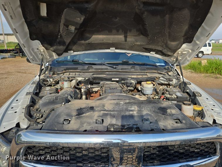 image for item EN8040 2018 Dodge Ram 2500 Crew Cab flatbed pickup truck