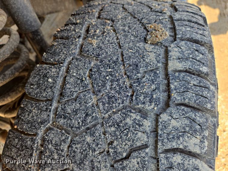 image for item EN8040 2018 Dodge Ram 2500 Crew Cab flatbed pickup truck