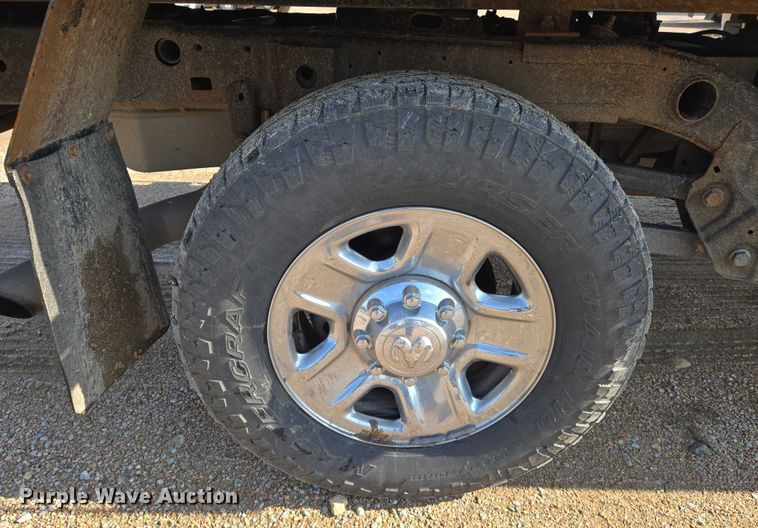 image for item EN8040 2018 Dodge Ram 2500 Crew Cab flatbed pickup truck